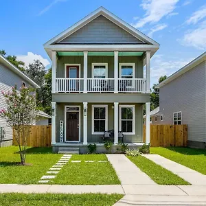 Holiday home Lone Oak House