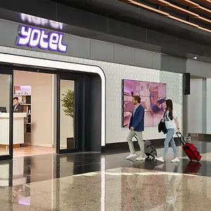 ** Hotel Yotel Airport, Entrance Turquia